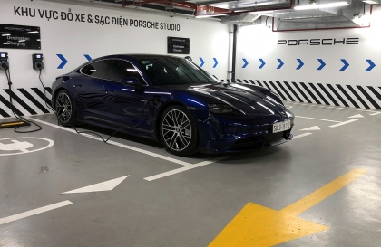 Xe Xanh: Porsche Taycan có trạm sạc tại trung tâm thủ đô